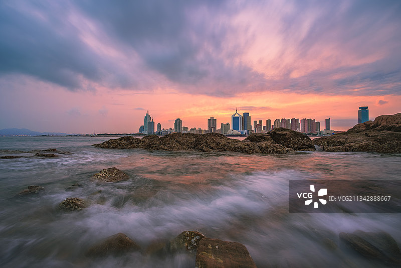 霞飞浪涌图片素材