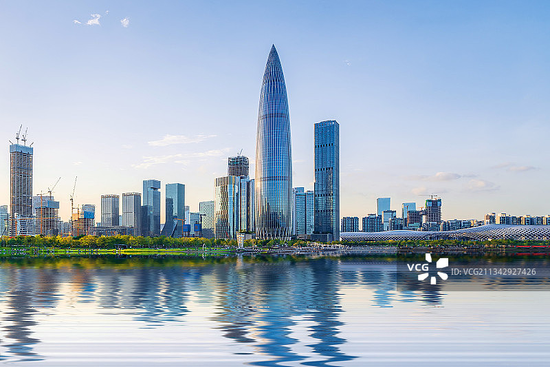 广东省深圳市南山区城市天际线图片素材