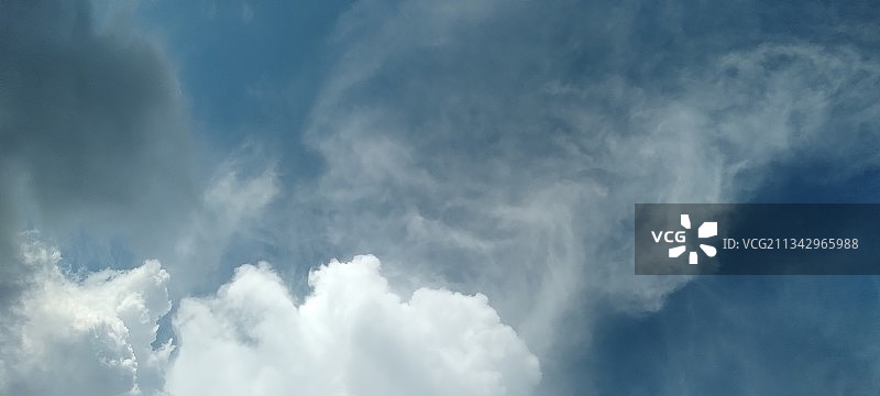 菲律宾桑博anga德尔苏尔坦布利格的蓝天白云图片素材