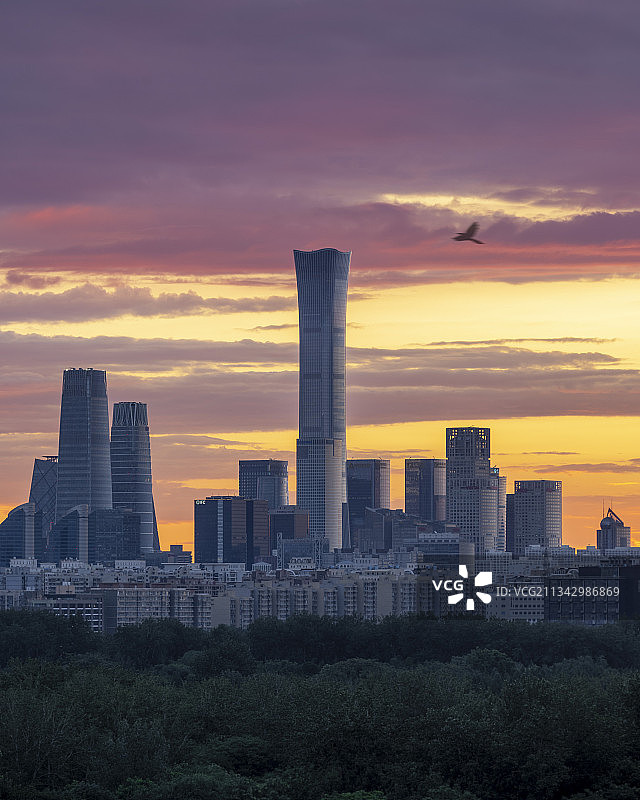 晨曦中的北京CBD图片素材