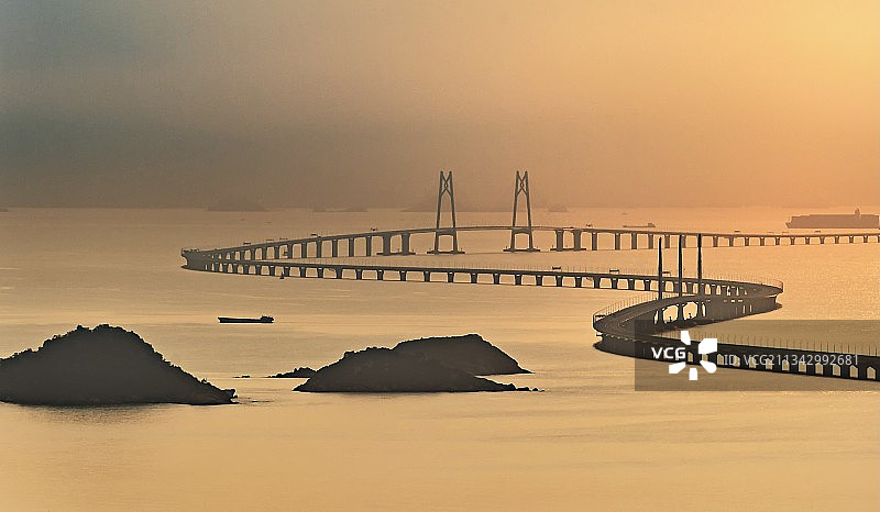 蛟龙出海图片素材