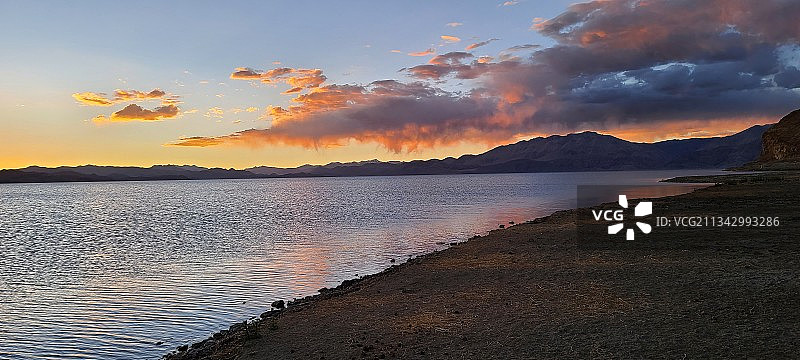 这是中印边境，班公湖图片素材