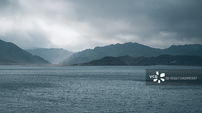 雨后班公湖图片素材