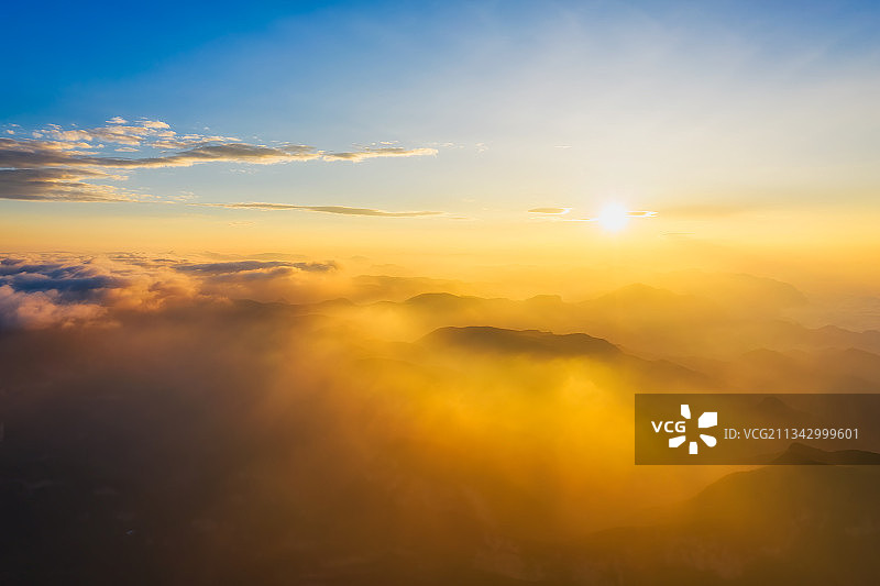 河南焦作修武县青龙峡景区日出云海户外风光航拍视角图片素材