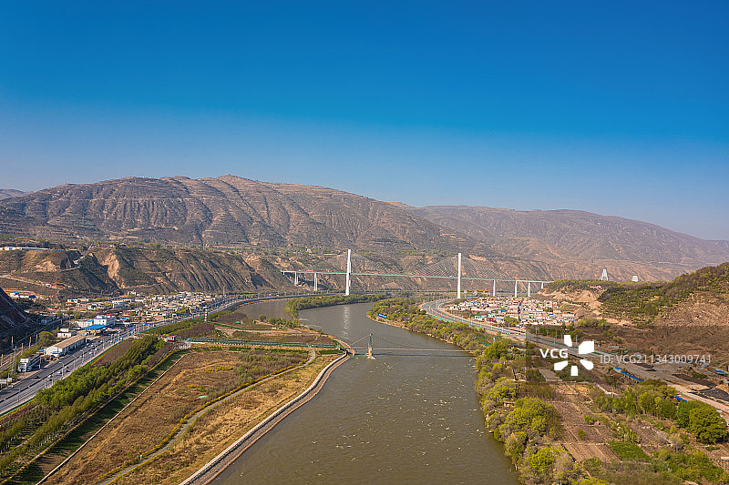航拍兰州西固区黄河风光图片素材
