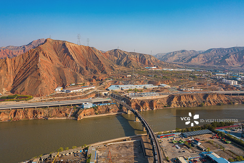 航拍兰州西固区黄河风光图片素材