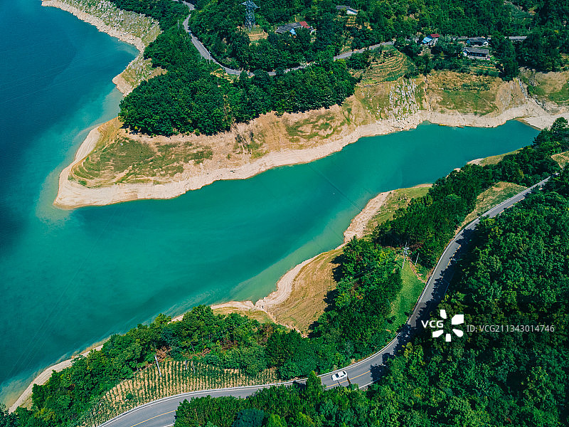 夏季的白龙江流域图片素材