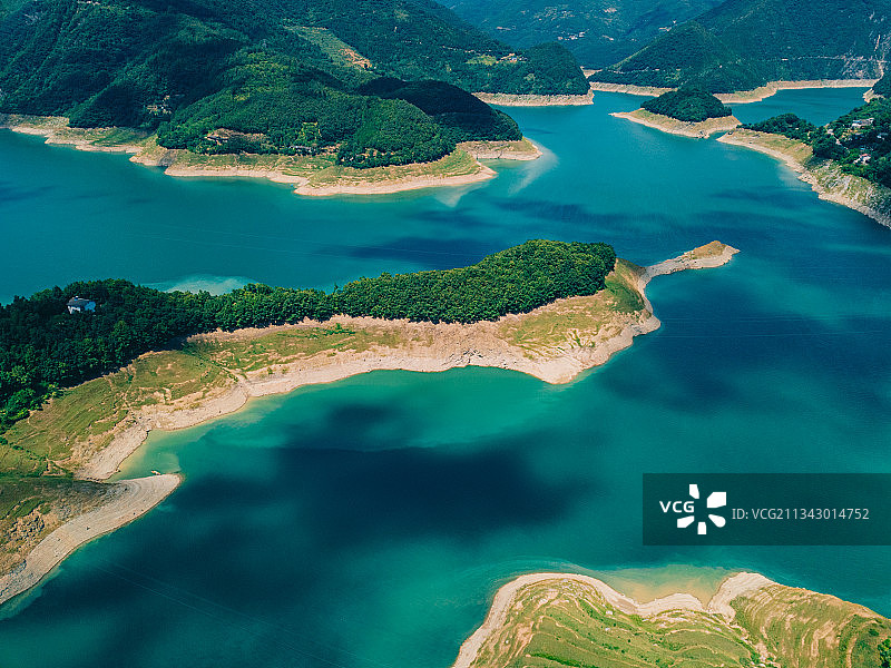 夏季的白龙江流域图片素材