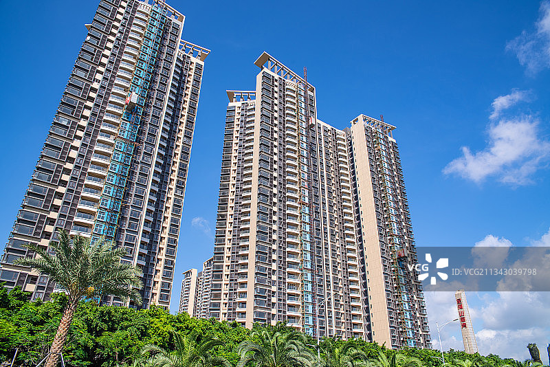 广州南沙客运港边上新建的楼盘住宅图片素材