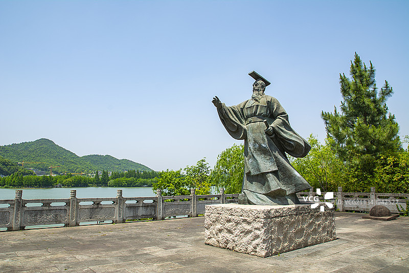 杭州萧山湘湖巡越台古代帝王秦始皇图片素材