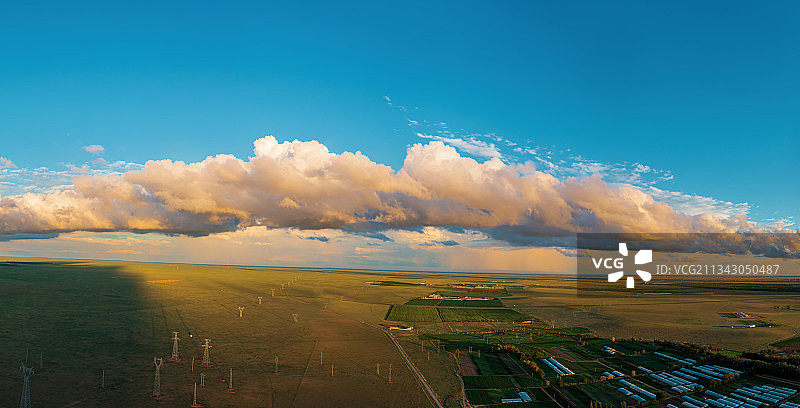 航拍锡林郭勒盟苏尼特右旗草原夕照全景图片素材