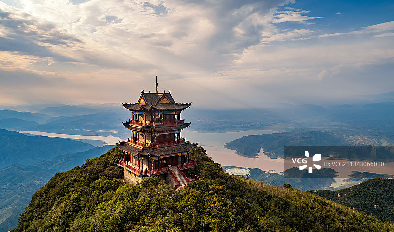 中国河南洛阳黛眉山风景区秋季航拍图图片素材