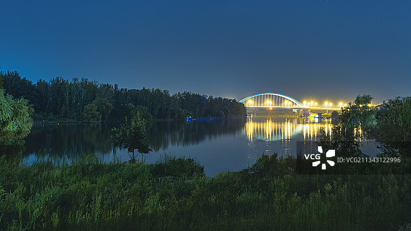 蓝调时刻的涡河四桥+皖涡阳图片素材