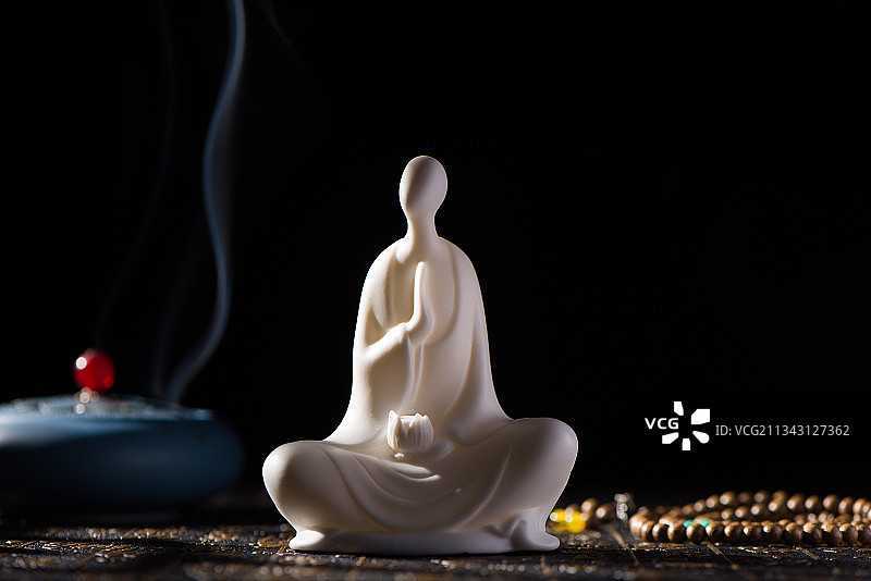 禅意佛像摆件图片素材