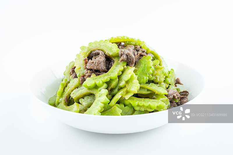 白背景上一碟苦瓜炒牛肉图片素材