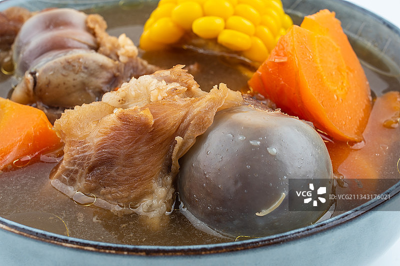 玉米胡萝卜猪大骨汤图片素材