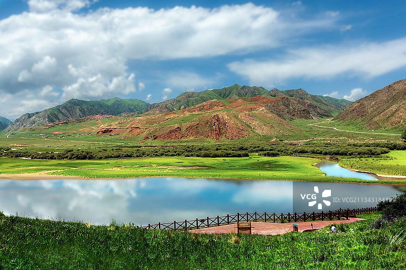 草原风光(甘南自治州夏河县桑科湿地公园)图片素材