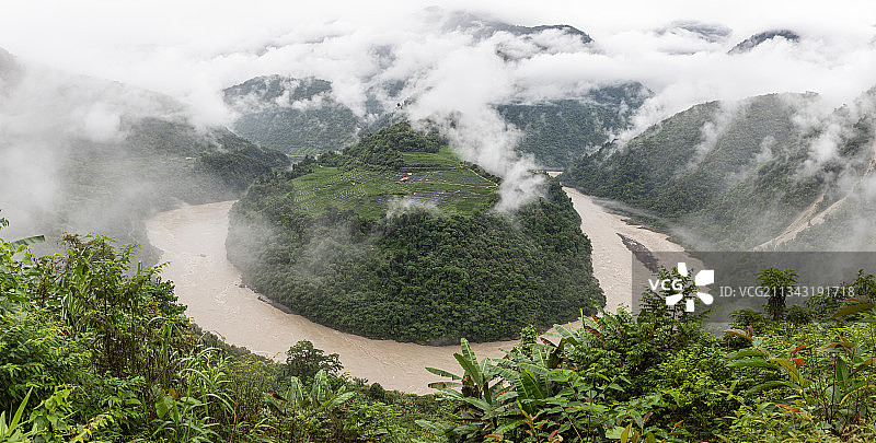 墨脱，雅鲁藏布江，果果塘大拐弯图片素材