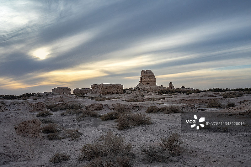 甘肃省酒泉市瓜洲古城锁阳城塔尔寺图片素材
