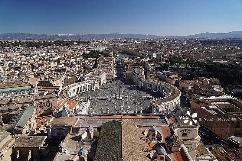 圣彼得广场和雪山图片素材