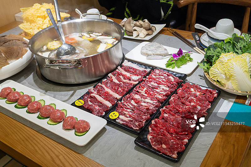 火锅现切肥牛肉片图片素材