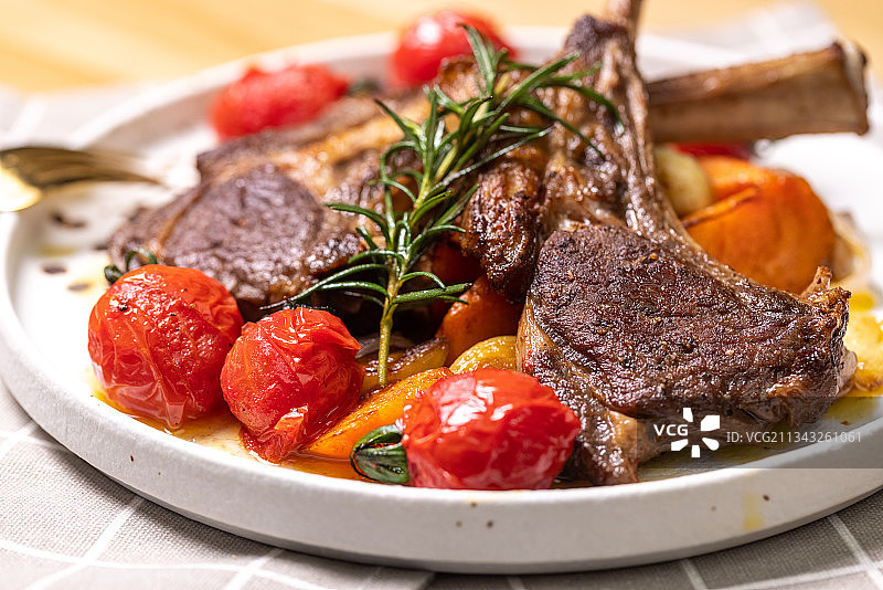 孜然香煎碳烤手撕羊排图片素材