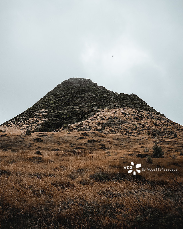 葡萄牙特塞拉岛山脉的低角度景观图片素材
