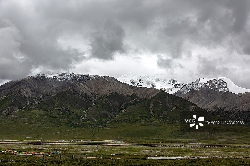 西藏那曲市江达县自然风光图片素材