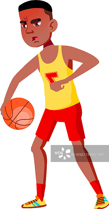 在操场上打篮球的男孩图片素材