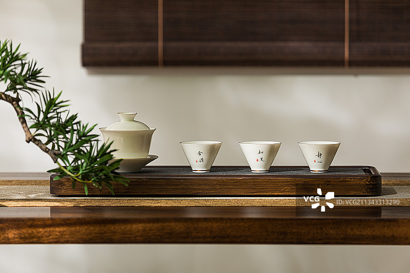 德化羊脂玉白瓷品茗杯图片素材