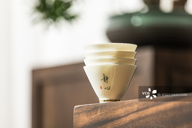 德化羊脂玉白瓷品茗杯图片素材