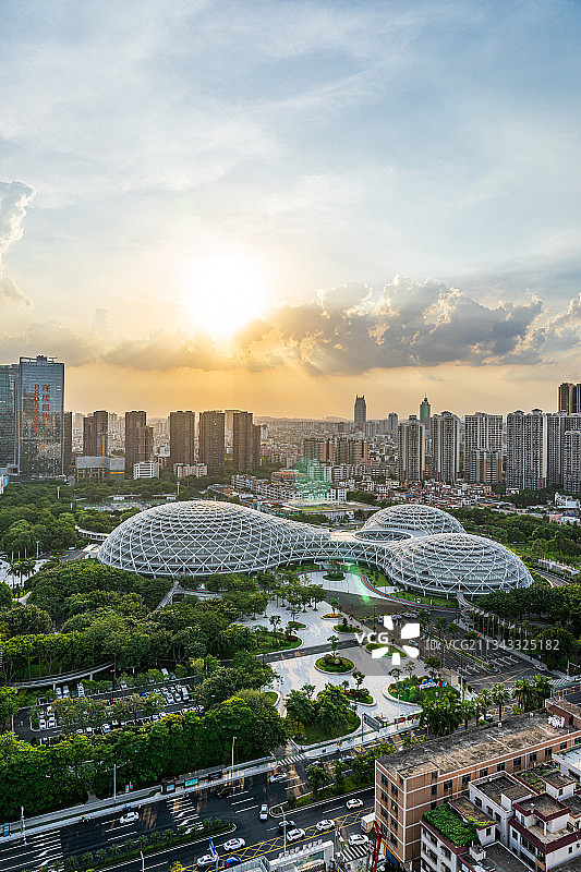 佛山岭南明珠体育馆城市天际线图片素材