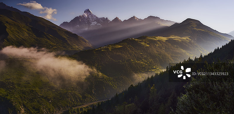 四姑娘山的清晨图片素材