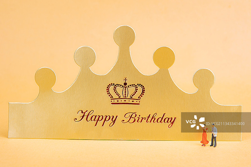 父亲母亲聚在一起节日相互祝福图片素材