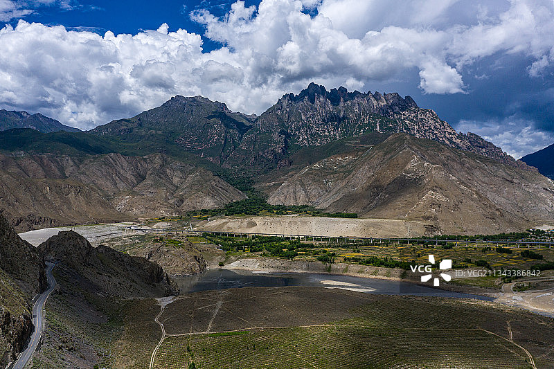 山南加查达拉岗布神山图片素材