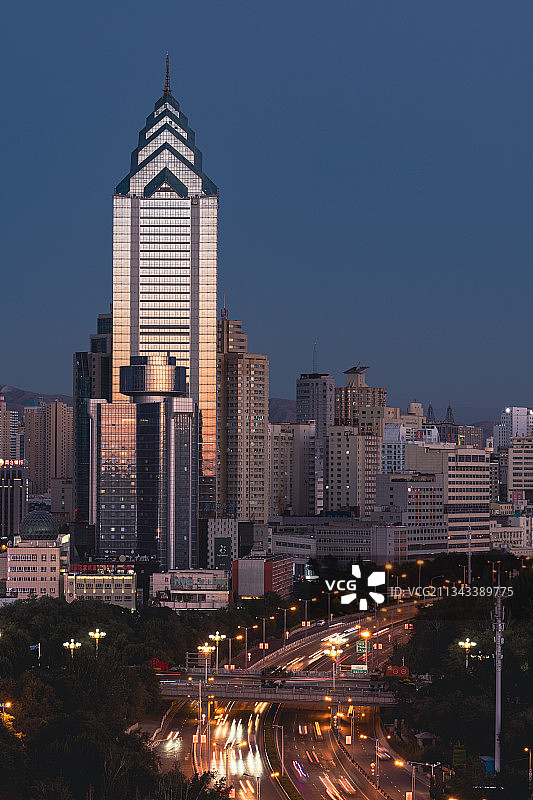 乌鲁木齐中天广场夜景图片素材