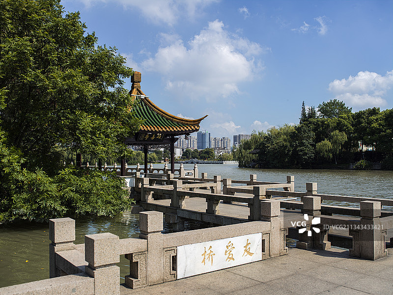 中国江苏省南通市濠河公园图片素材