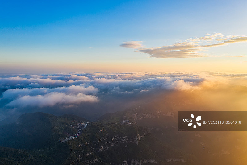 河南焦作修武县青龙峡景区日出云海户外风光航拍视角图片素材