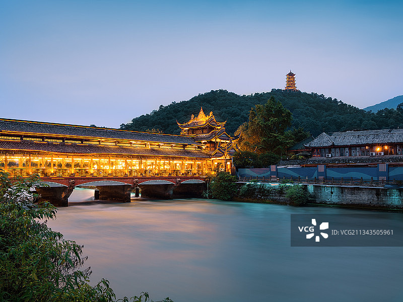 都江堰南桥夜景图片素材