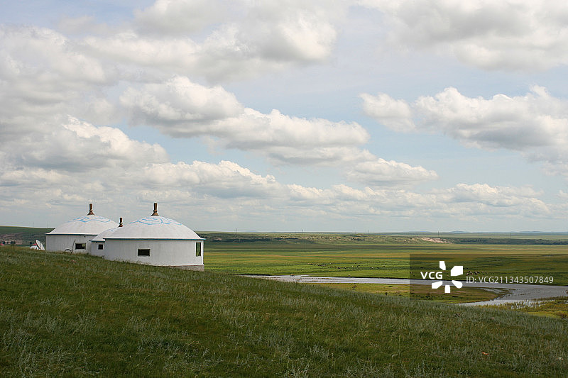 草原上的蒙古包图片素材