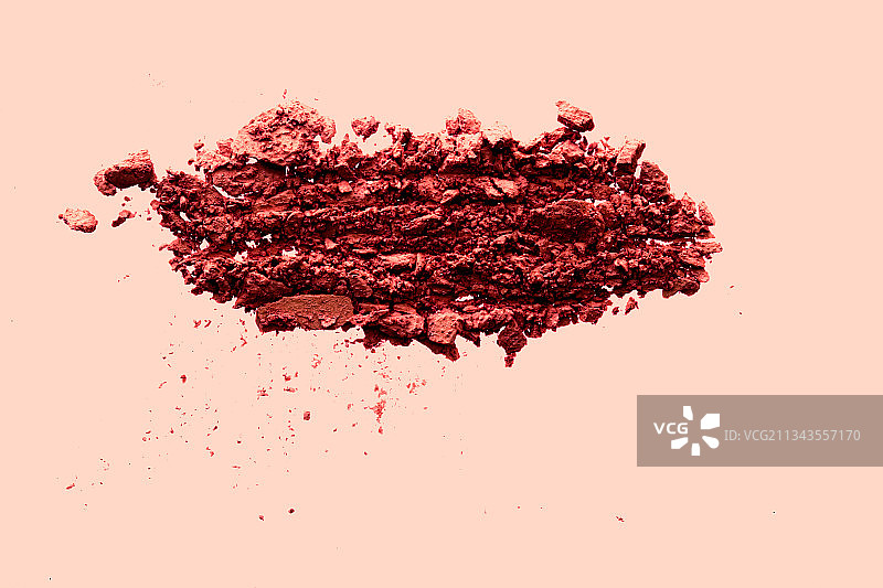 粉色背景上的碎眼影俯视图图片素材