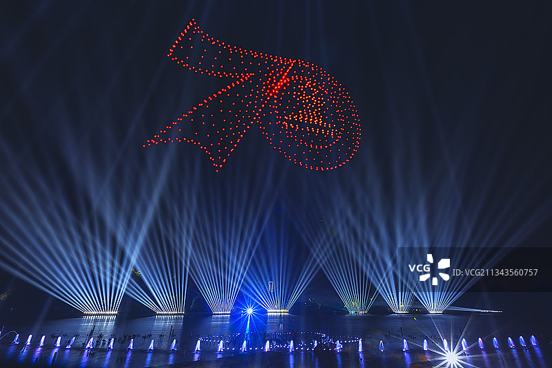 玄武湖上空的无人机编组灯光秀+南京图片素材