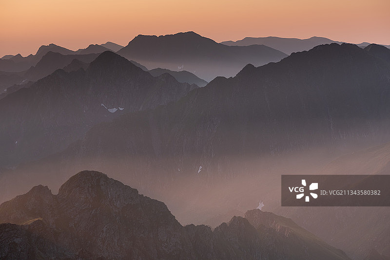 罗马尼亚日落山景图片素材