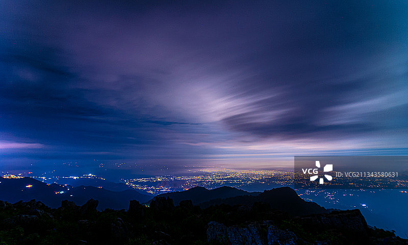 印度卡尼杰纳格尔夜间山景图片素材