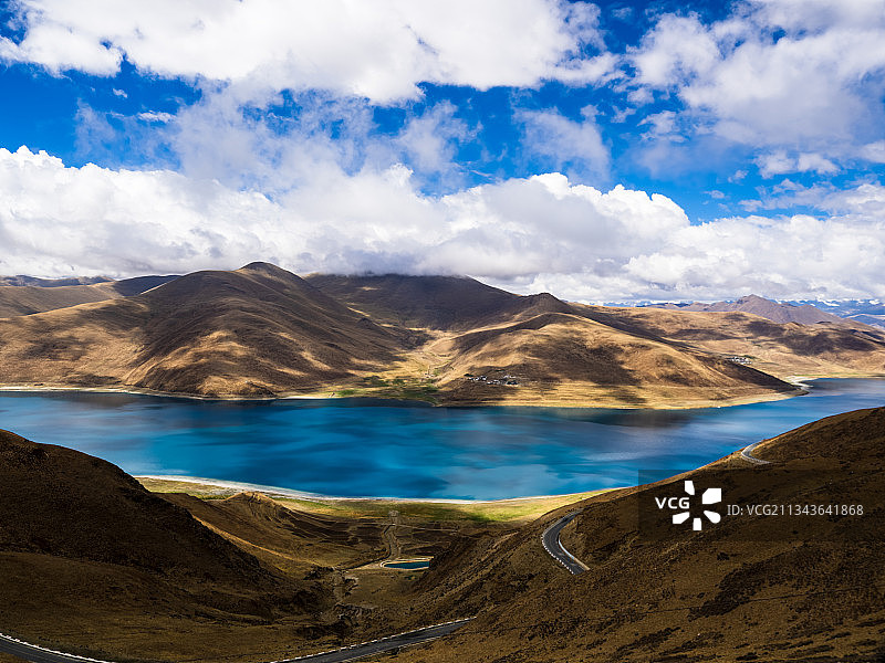 西藏圣湖羊卓雍错图片素材