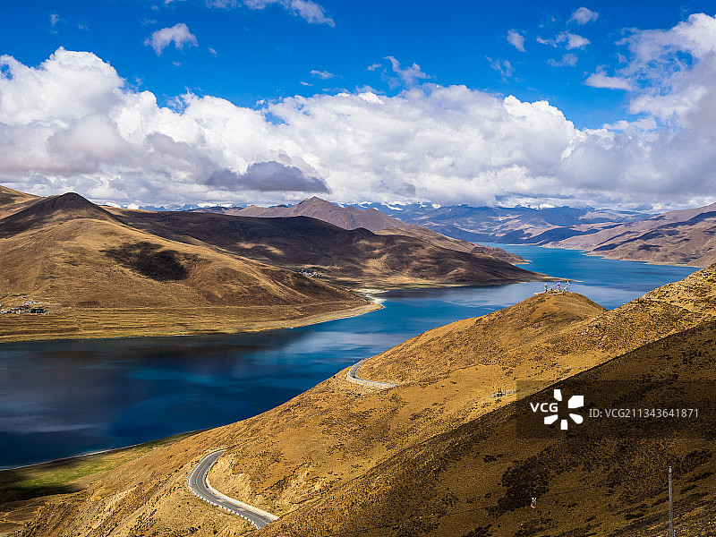 西藏圣湖羊卓雍错图片素材