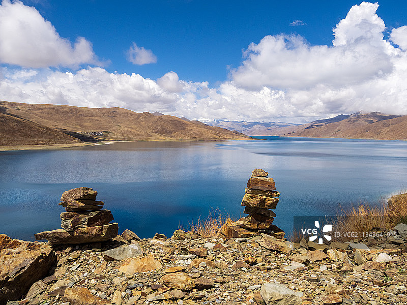 西藏圣湖羊卓雍错图片素材