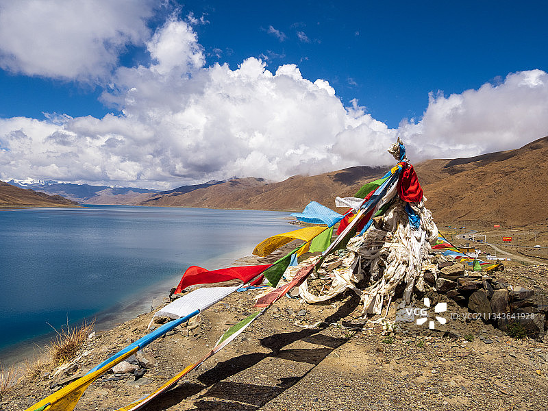 西藏圣湖羊卓雍错图片素材
