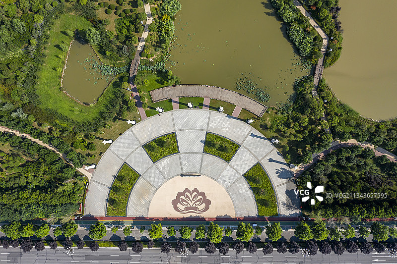 兴洛湖公园龙柱广场亲水平台图片素材