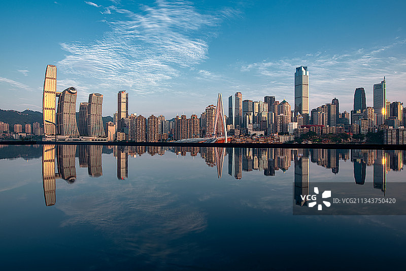 镜像中的渝中半岛图片素材